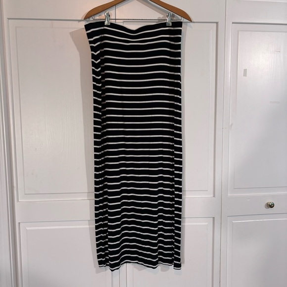 ana Long Maxi Skirt Black and White Striped L - Picture 7 of 7